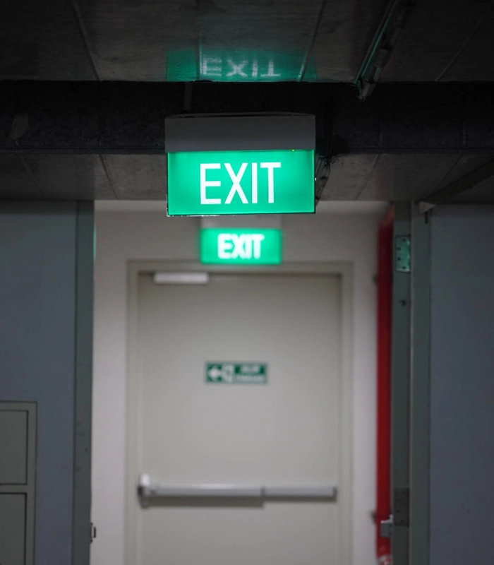 Przeglądy roczne oświetlenia awaryjnego